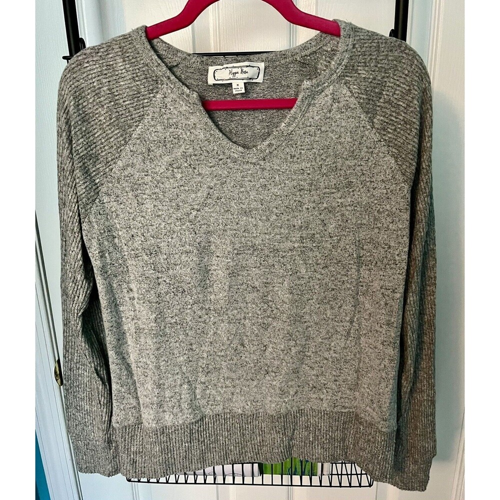 Hippie Rose Womens Top Long Sleeve Pullover Gray Heather Size M Lightly Worn